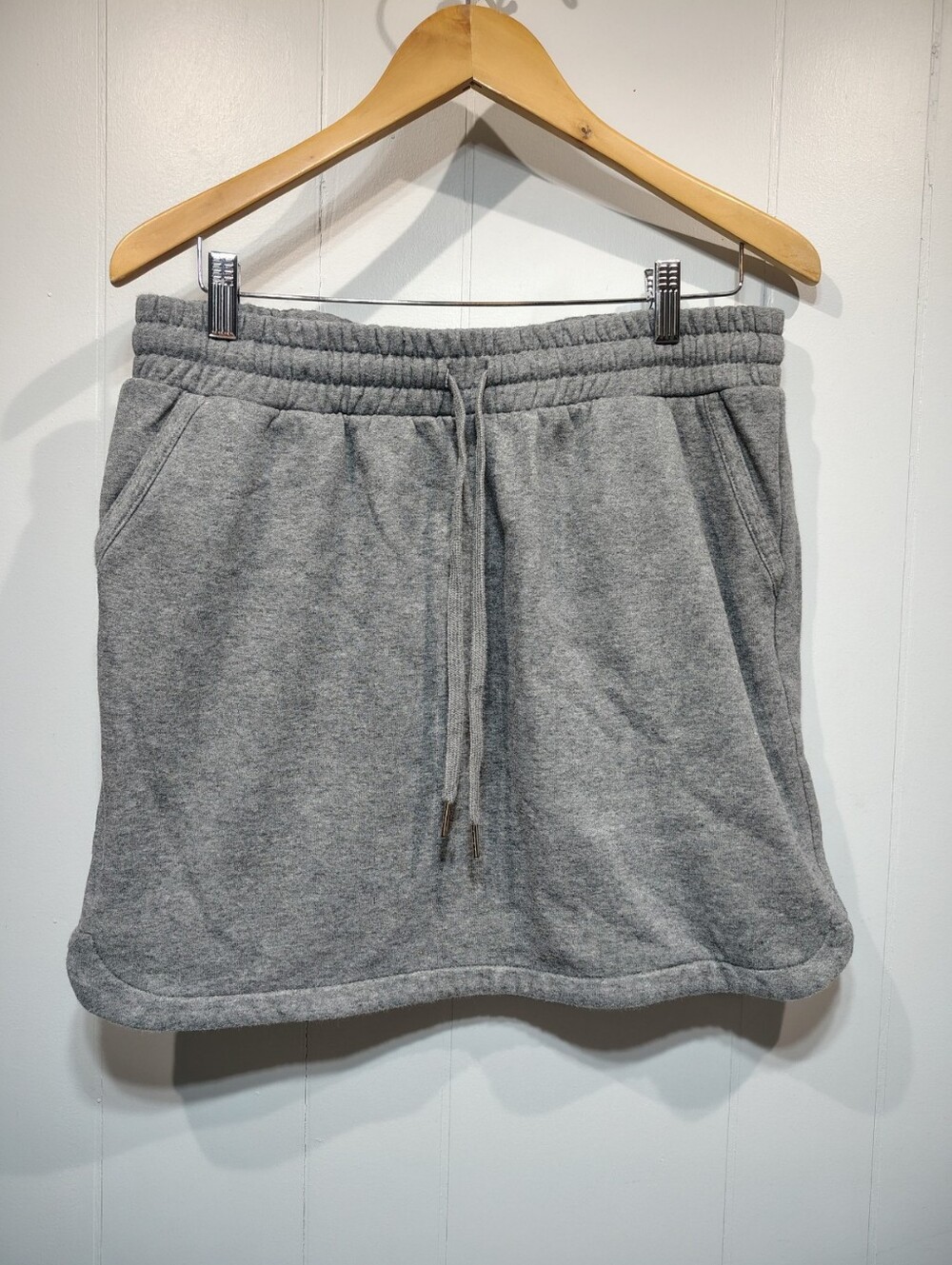 Maurices Gray Sweatshirt Skirt Medium Drawstring‎ Athleisure Mini